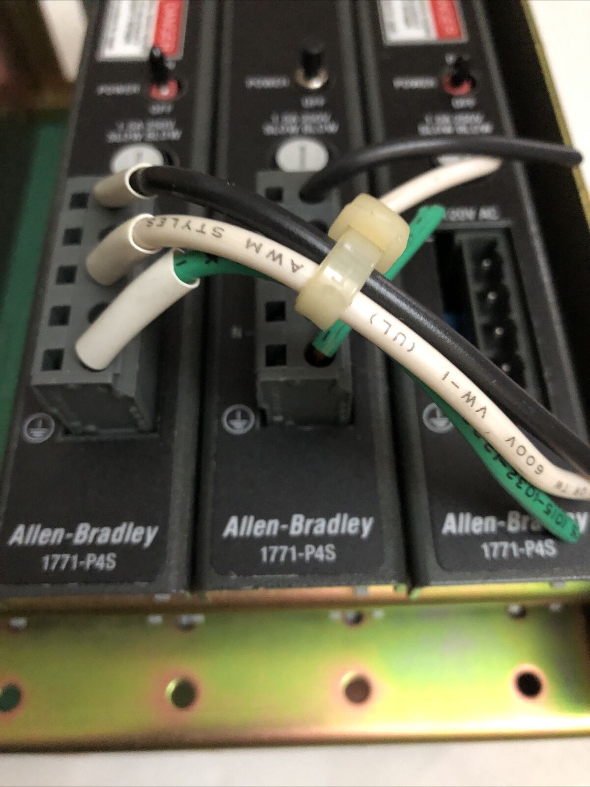 Allen Bradley 1771-A1b B,4-Slot I/O Chassis,1771-P4s,Cp07d,96815208 A01,Cy