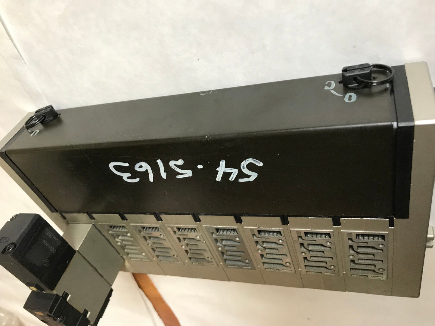 New Smc 14-Port Pneumatic Manifold Station 1/4"Npt,W/ Vf2-4-Fg-S-3Z-Ta Pb 1P,Sr