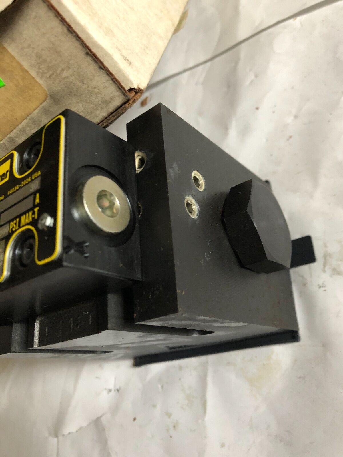 Parker Hannifin D3p4c2v,D3p4c2v-30 Oil Operated Directional Control Valve,By