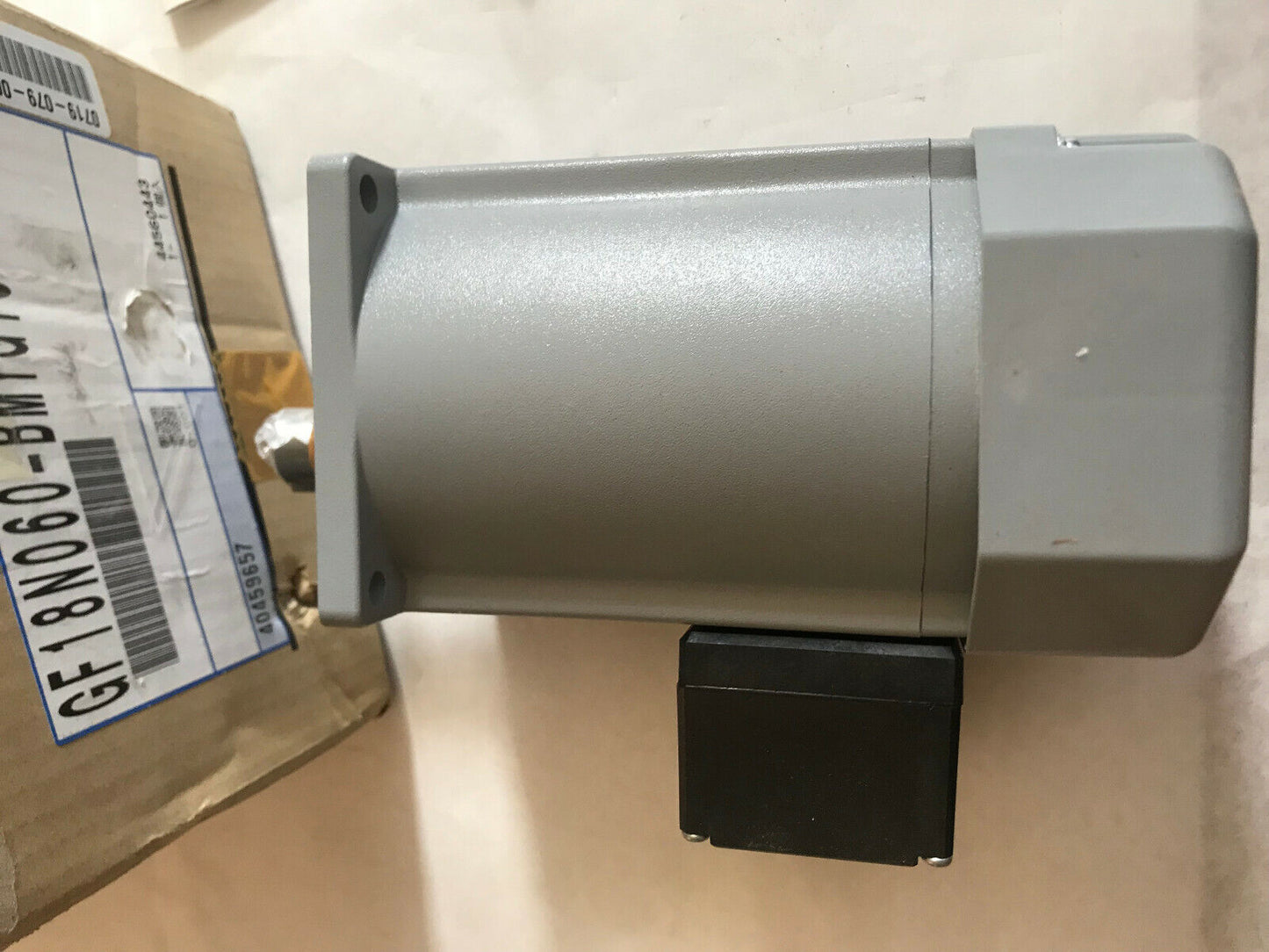New Brother Gf18n060-Bmyg1c Gearmotor 1/10Hp, 4P, Ratio=60:1 1.4A,Ta