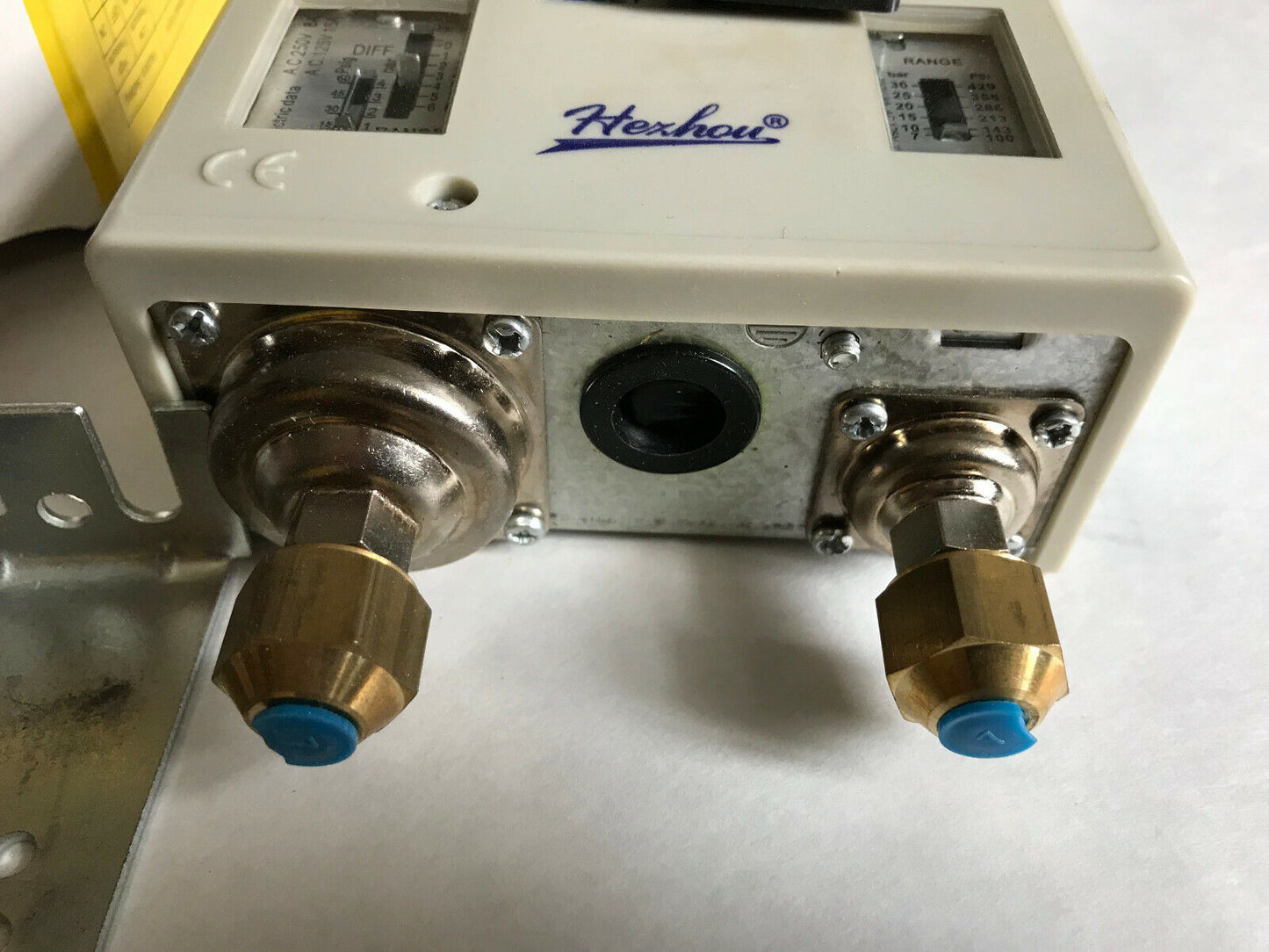 New Hexhou Hlp830hme Dual Pressure Controller Low Side=-0.6-6Bar, High=8-30,Sn