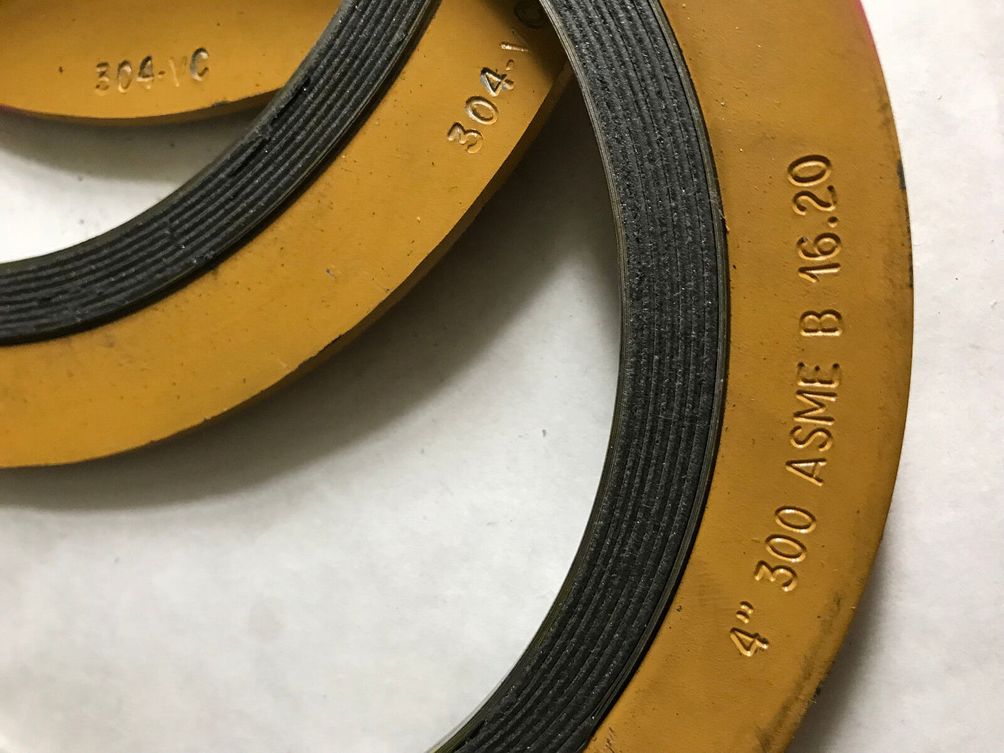 New Lot Of 4 Garlock Flex Seals,304-Vc  4" 300 Asme B 16.20,300,304-Vc,Ag