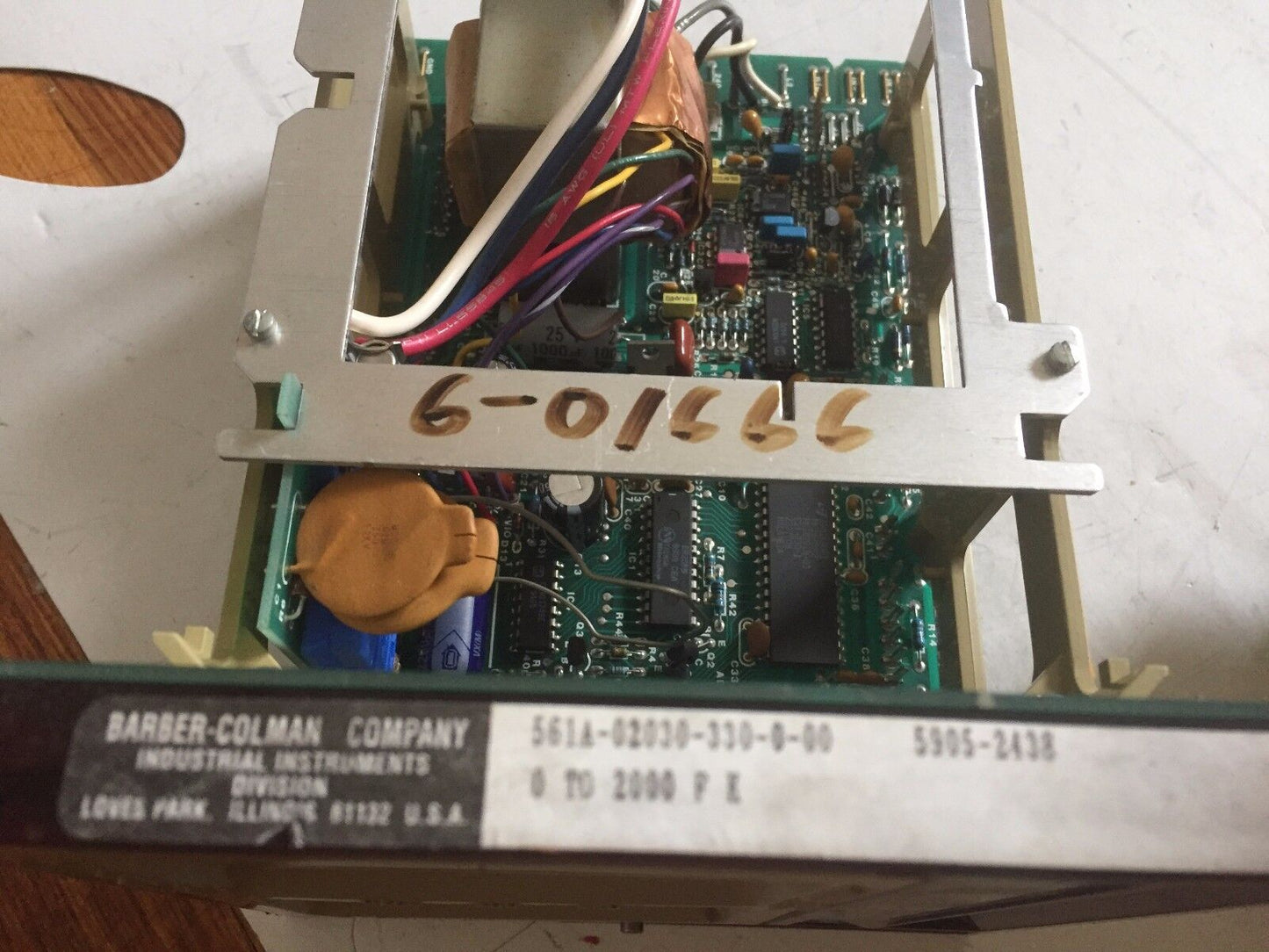 Barber-Colman 561A-02030-330-0-00,560 Temperature Controller 0-2000F,Ec