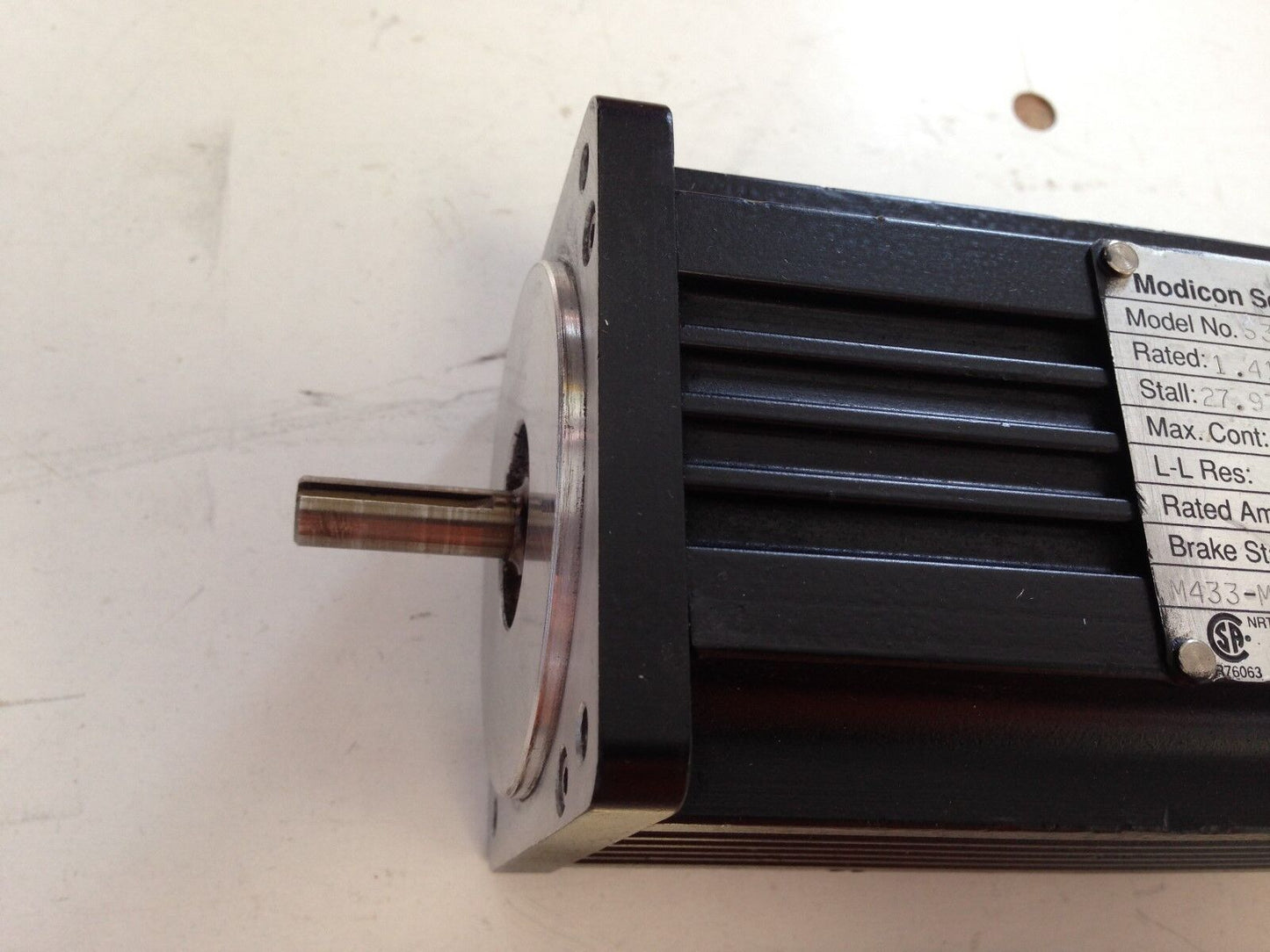 Modicon S33m-C00-F010 Ac Servo Motor Robotics 533M-C00-F010  Cgc07,E147863,Ef