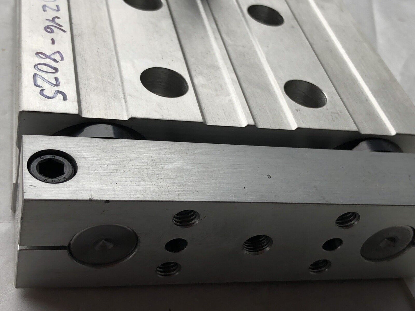 Phd Sed24x5-Ae-Br-E-H 47-J2 Sld&Cyl Pneumatic Slide Cylinder, Rodlok 63647-03,Da