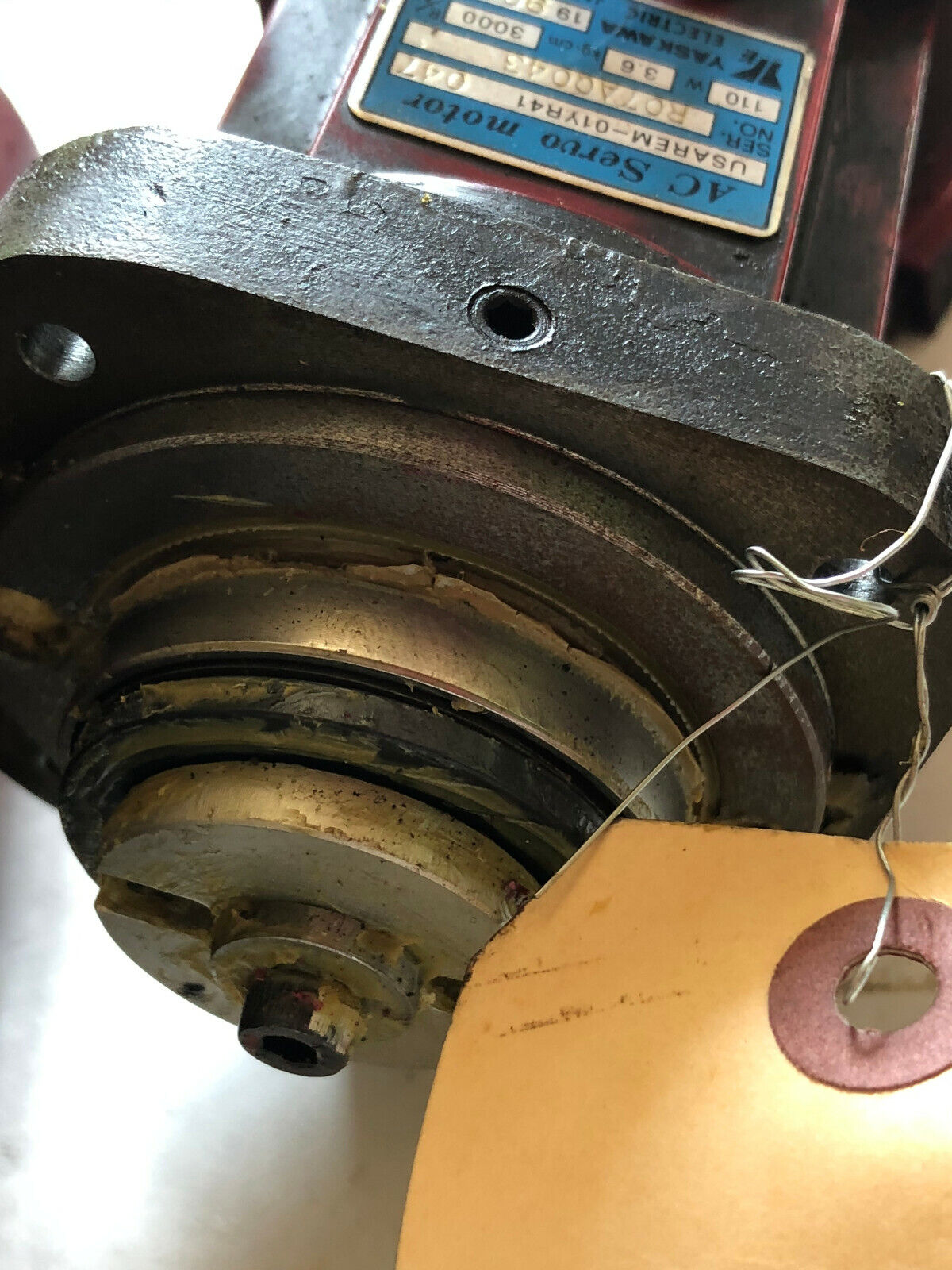 Yaskawa Electric Usarem-01Yr41 Ac Servo Motor,110 W,Rpm 3000,Usarem-Oiyr4i,Ee,Bf