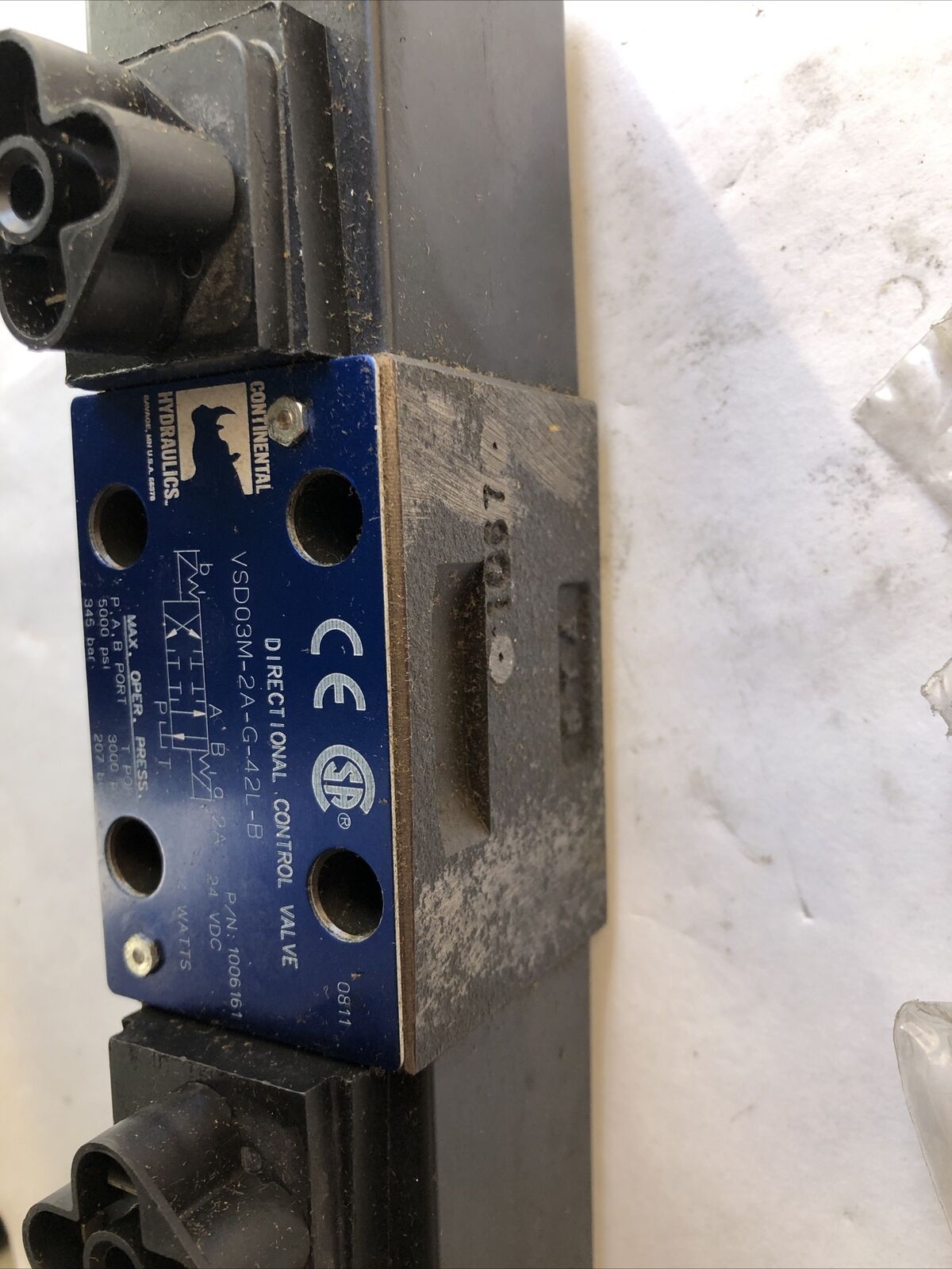 New Continental Hydraulics Vsd03m-2A-G-42L-B Directional Valve,1006161,24 V,Fi