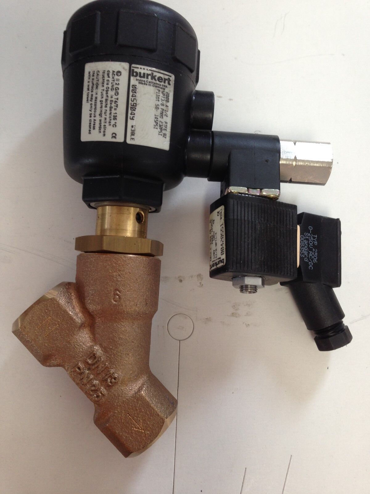3/8" Npt Burkert 2000-A-1/2 Ptfe Bz Pneumatic Piston Seat Valve Nc,00428551,Ag