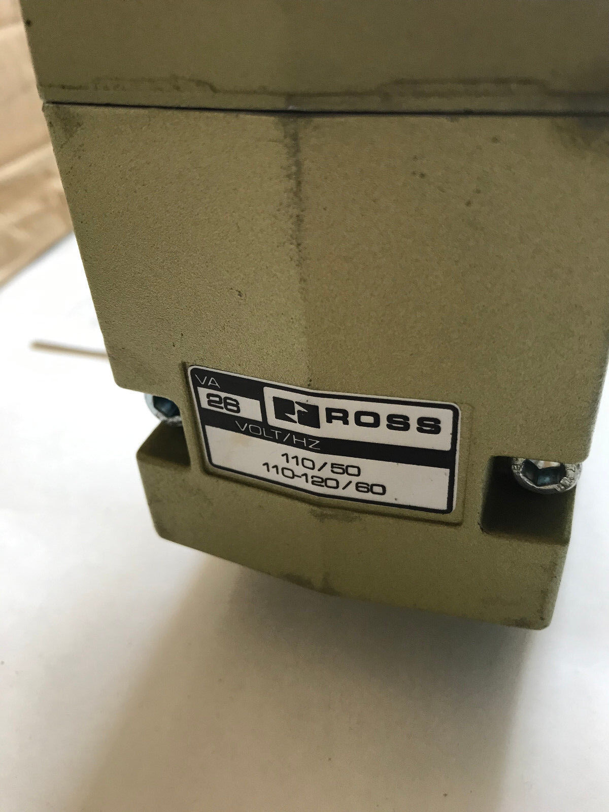 New Ross 8077B6341 Pneumatic Valve Sae 500, 115 Vac  Nib Ne2-1,110/50,Es