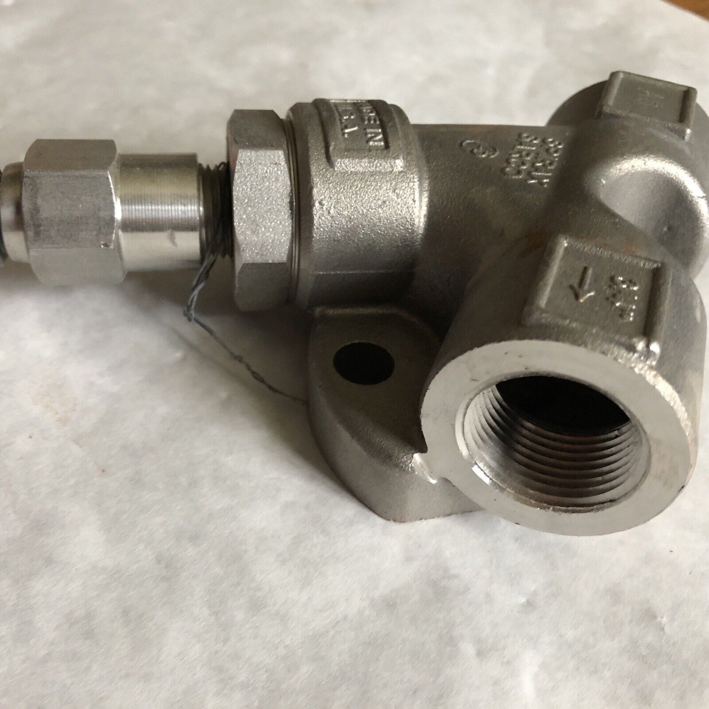 3/4" Npt Ss Spirax Sarco A351 Cf8,67986 Y Strainer W/Blowdown Connector,Bs,Eu
