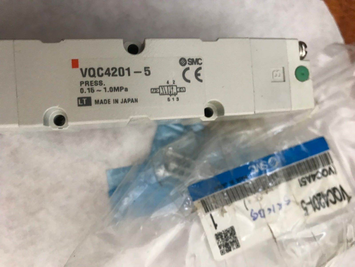 New Smc Vqc4201-5 Solenoid Valve 2 Position 24V ,Room5