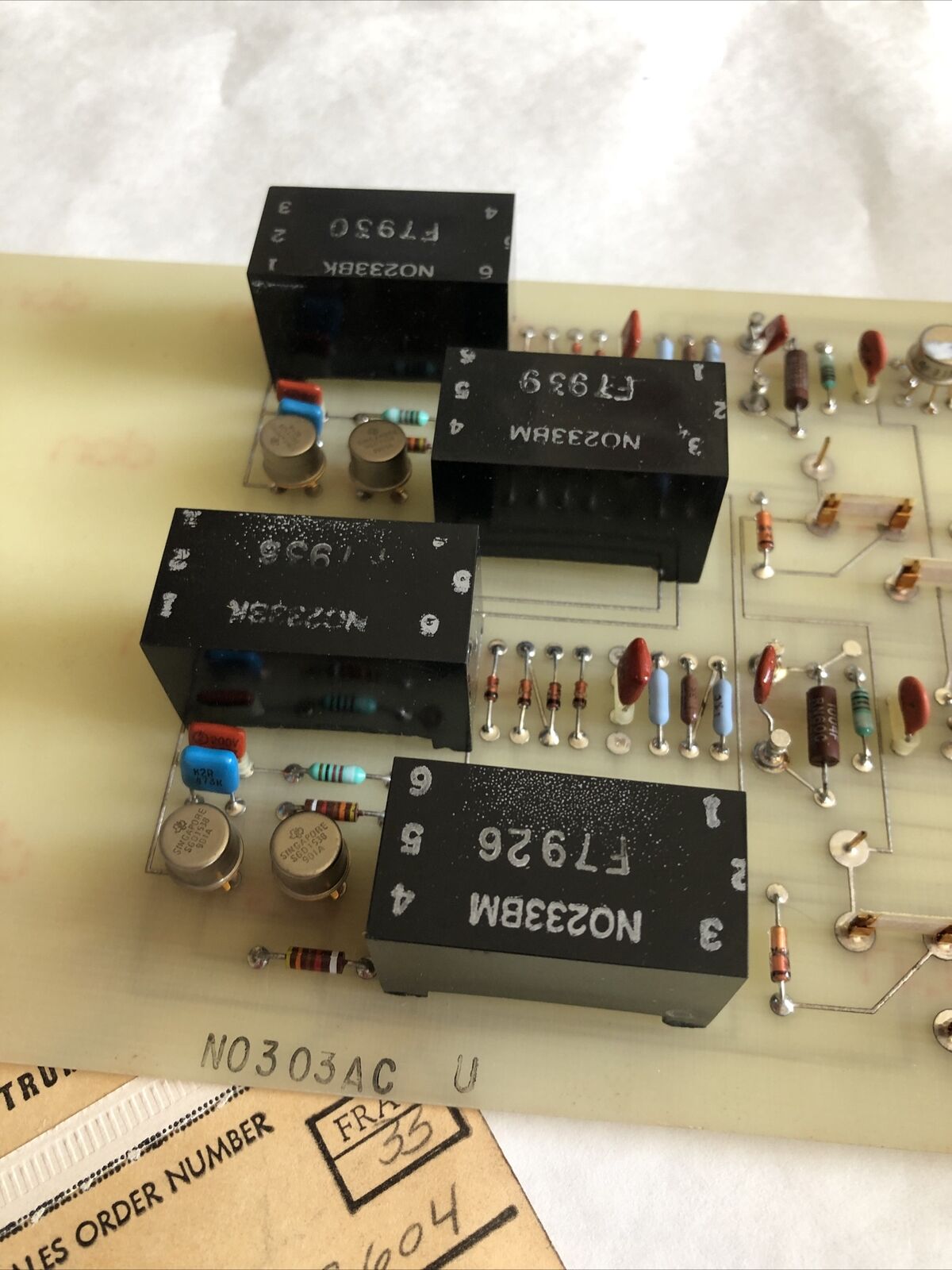 New Foxboro 2Ai-H2v,N0303ac U,T555 Converter Current Voltage 2Aih2v,De