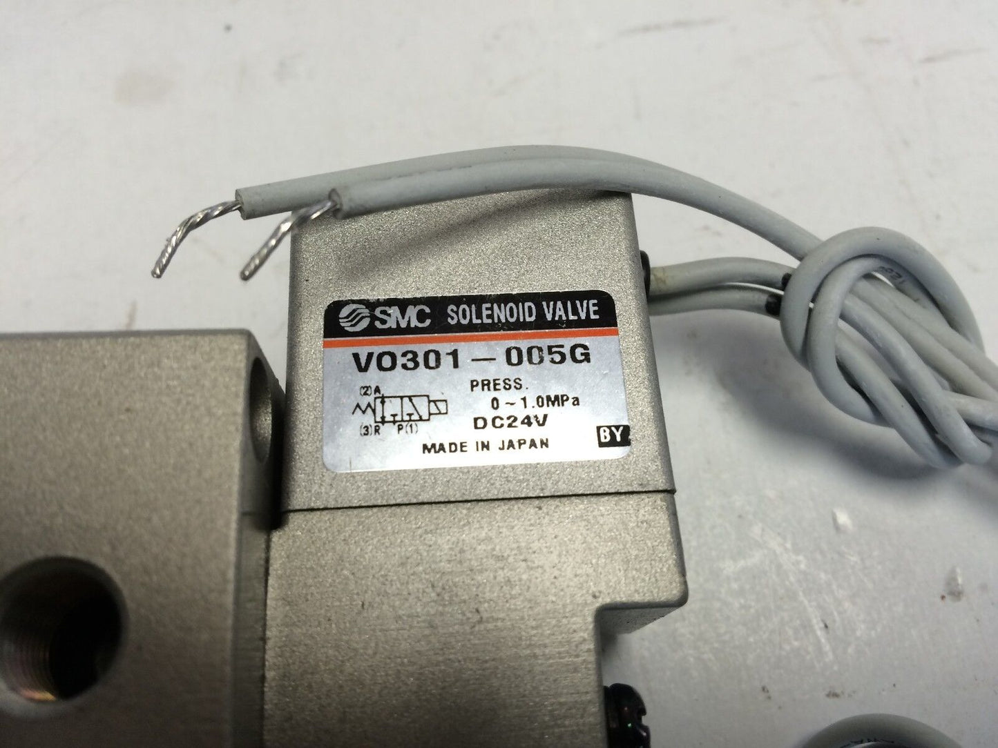 New Smc Ccvl21-5G-S  Valve V0301-005G Dc24v,Bo
