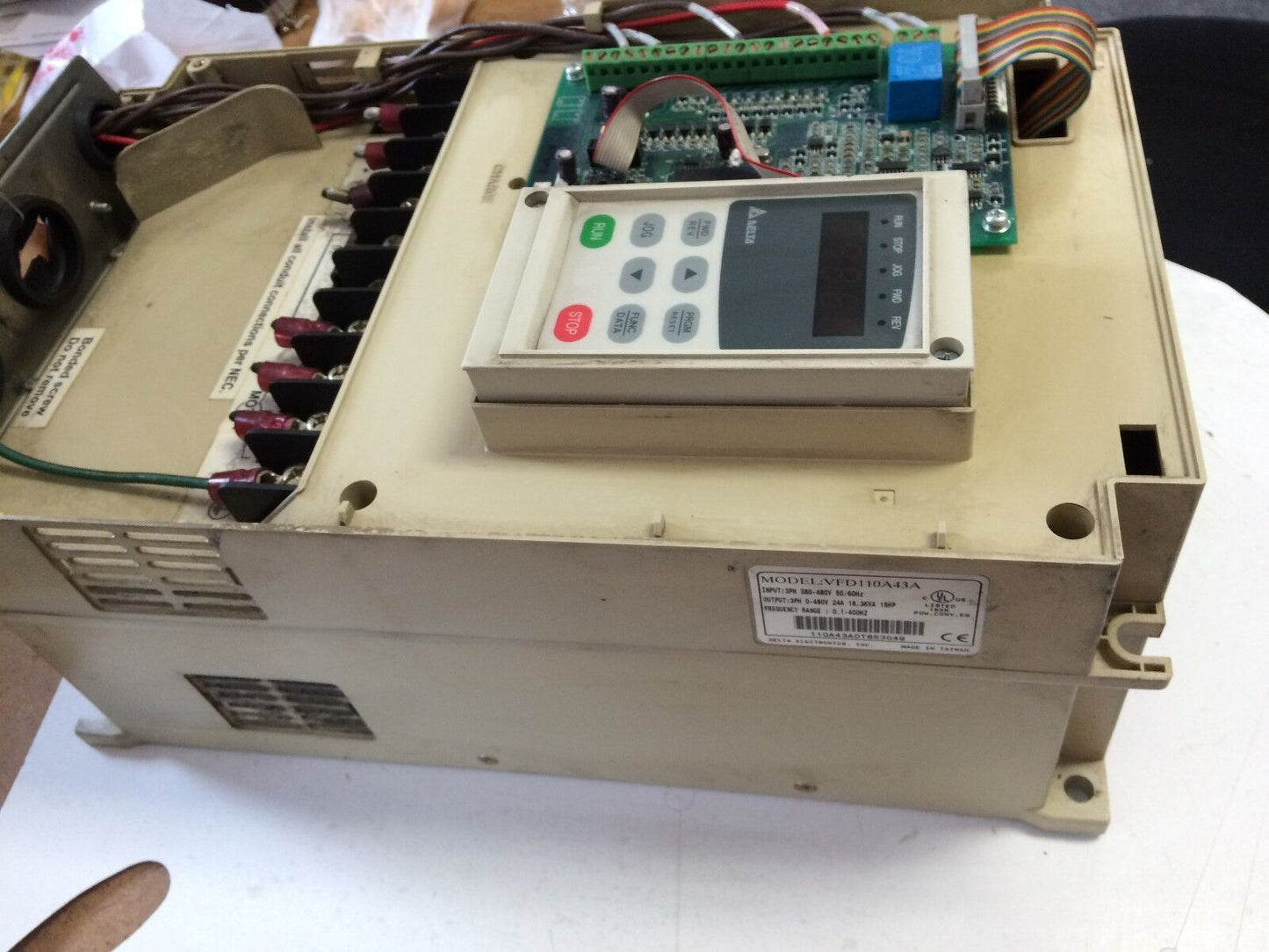 Delta Vfd110a43a Drive,3Ph,3811083702,15 Hp, 380-480V (No Front Cover),Tb