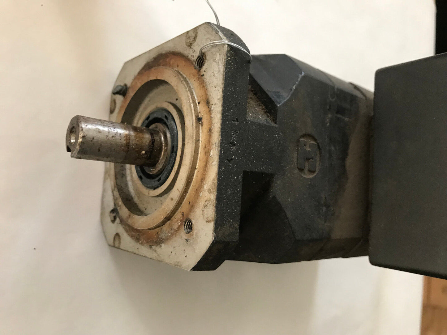 Isoflux 641.1.30.94/18 Servo Motor, 3000-Rpm, 235A, 6.6A,641.1.30.94/19,St,Ap