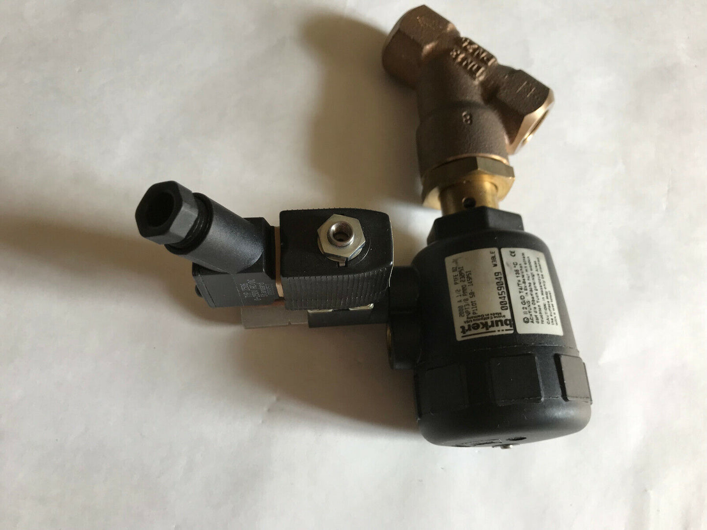 3/8" Npt Burkert 2000-A-1/2 Ptfe Bz Pneumatic Piston Seat Valve Nc,00428551,Ag