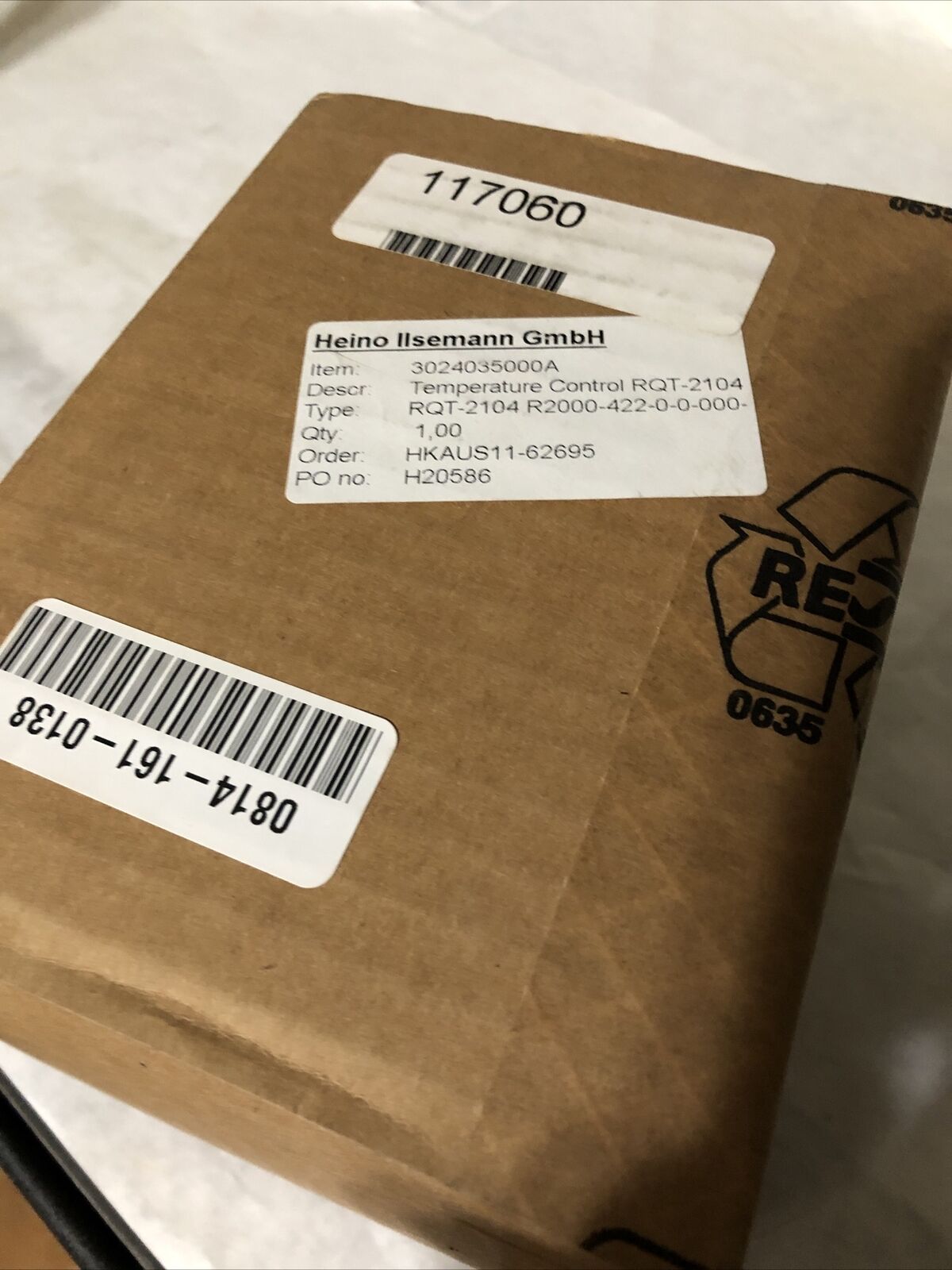 New Heino Ilsemann R2000-422-0-0-000-0-1 Temperature Controller,230 Vac R2000,Fj