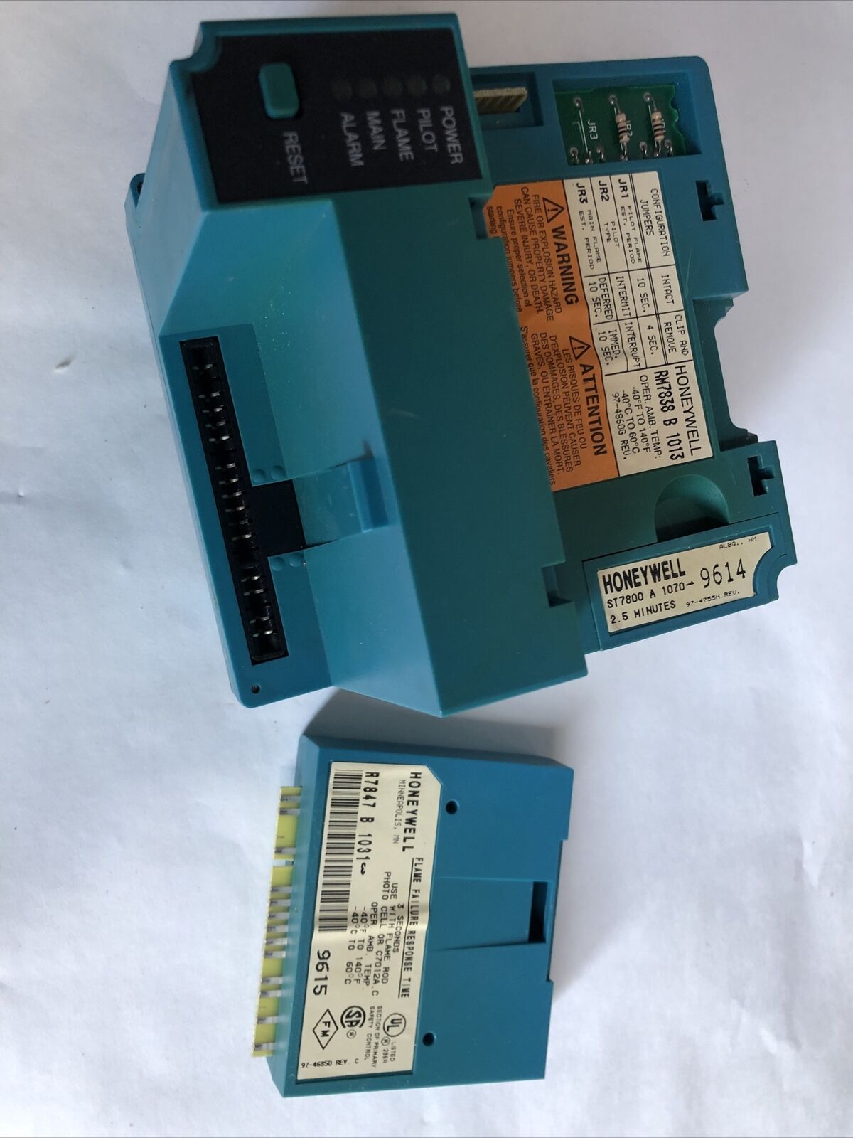 Honeywell Burner Control Rm7838 B 1013, R7847 B 1031,St7800 A 1070,Fc