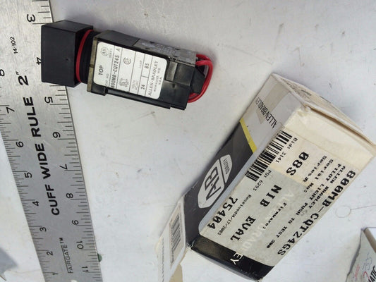 New Allen Bradley 800Mb-Cqt24s,800M-Xas ,Push Pilot 300V 10 A, 800Mb-Cqt24gs,Cw