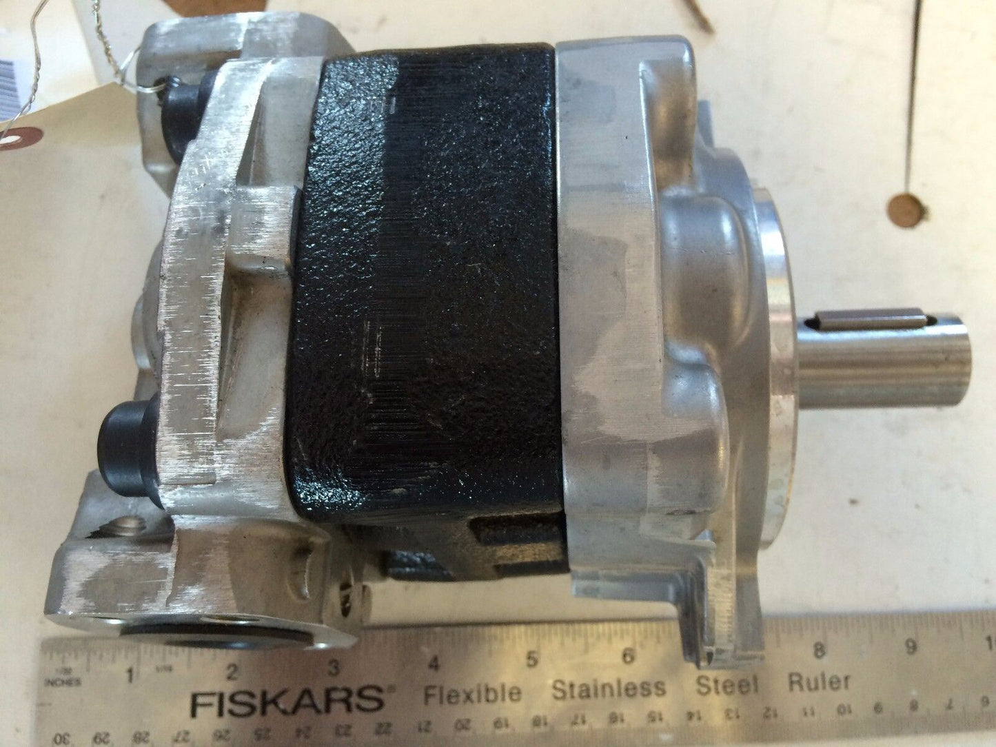 New Kyb 8526031 9L0813 Forklift Hydrraulic Gear Pump ,En