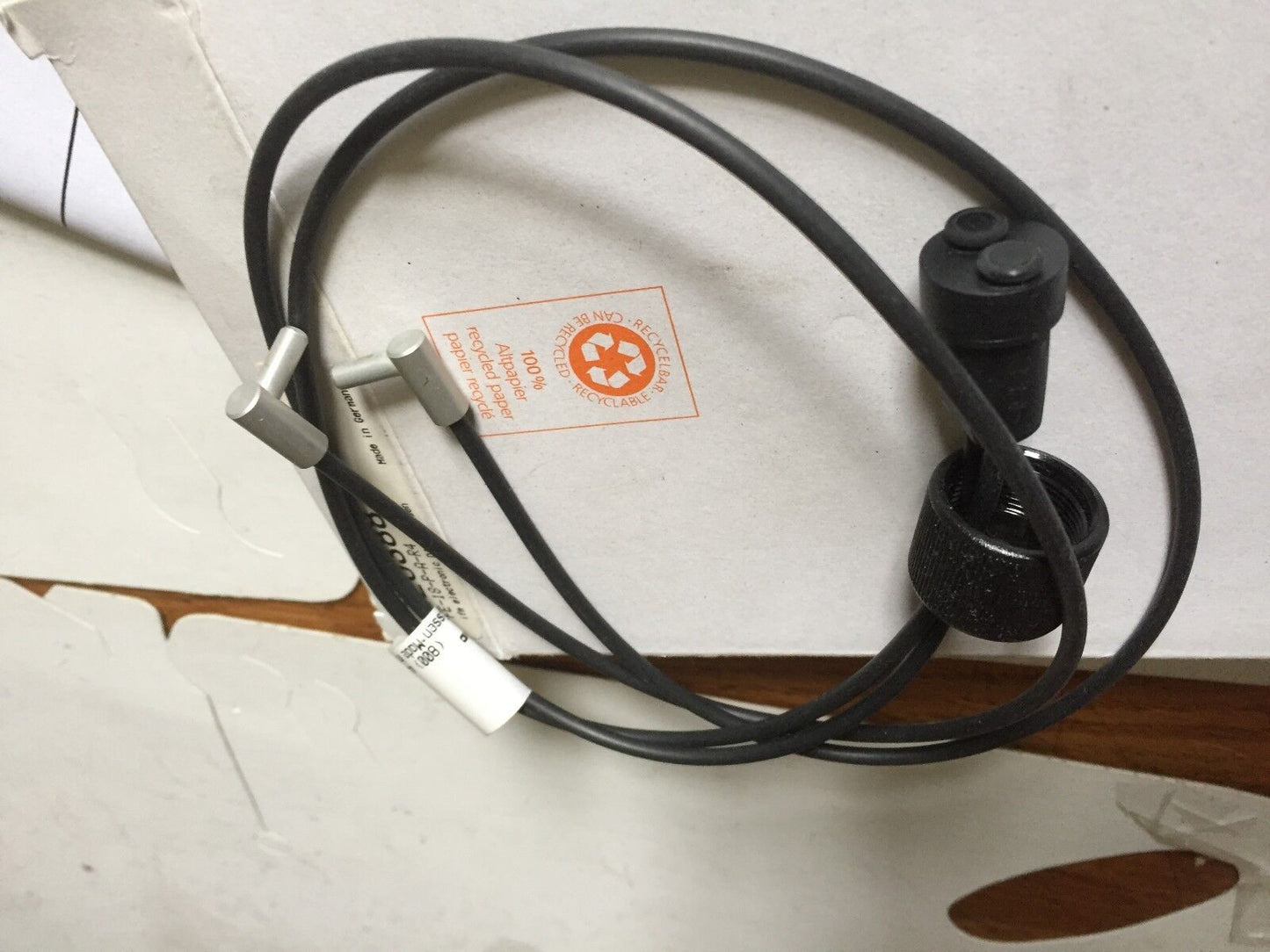 New Efector E20388, Fe-18-P-A-R4 Fiberoptic Sensor,Dg