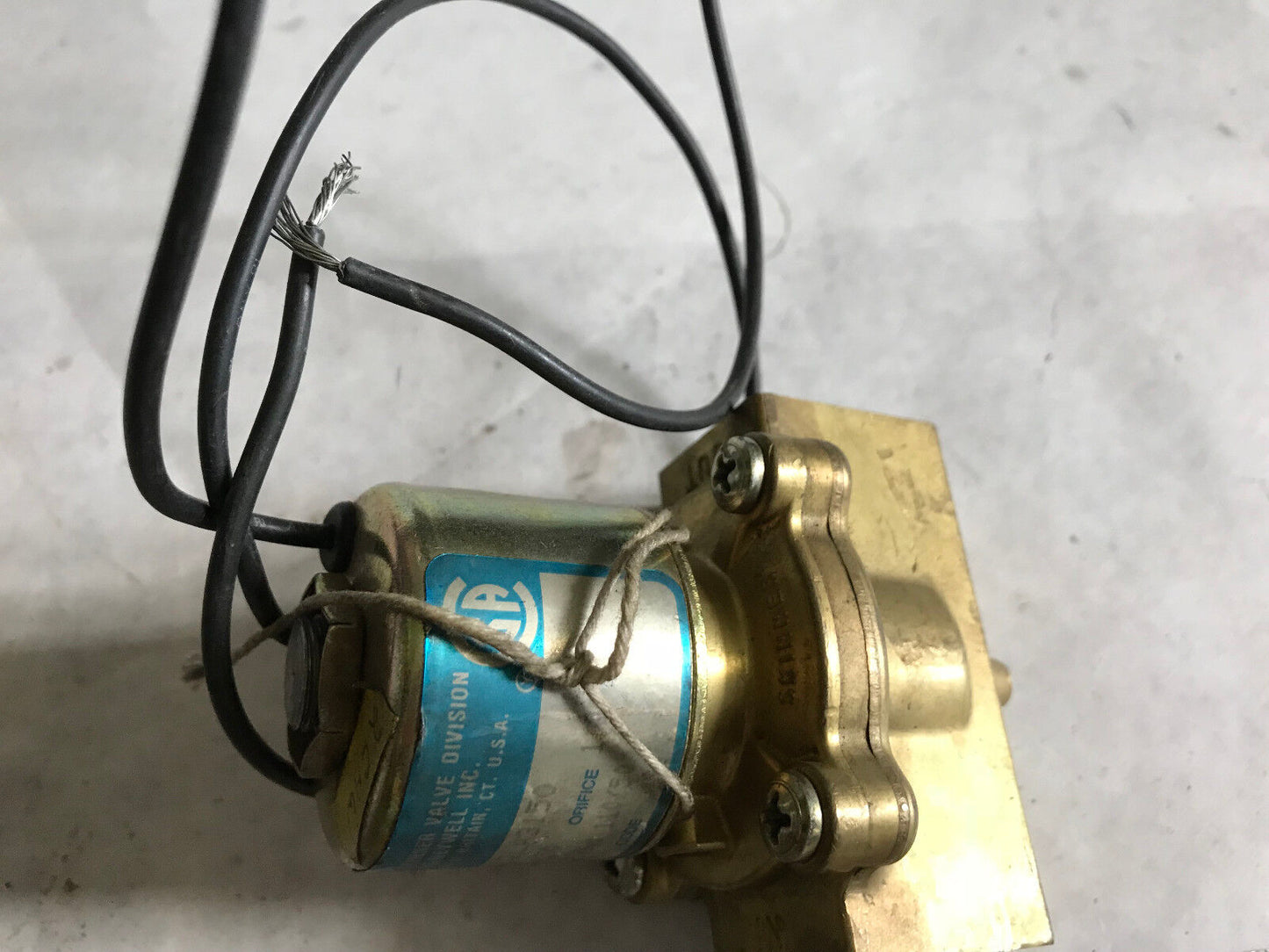 New Honeywell Lc2la3150 Solenoid Valve Orifice 3/8"  Npt,Watts,Skinner Valve,Es