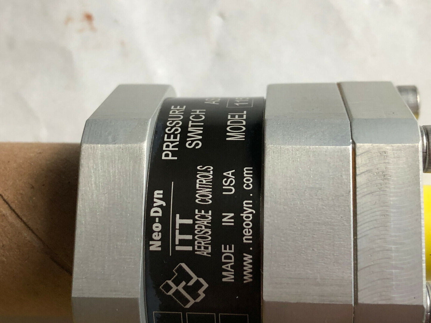 New Itt Neo-Dyn 115P1s3869 3Q13 Pressure Switch,75 Psig,Mfr 98087,1/4" Npt,Dc
