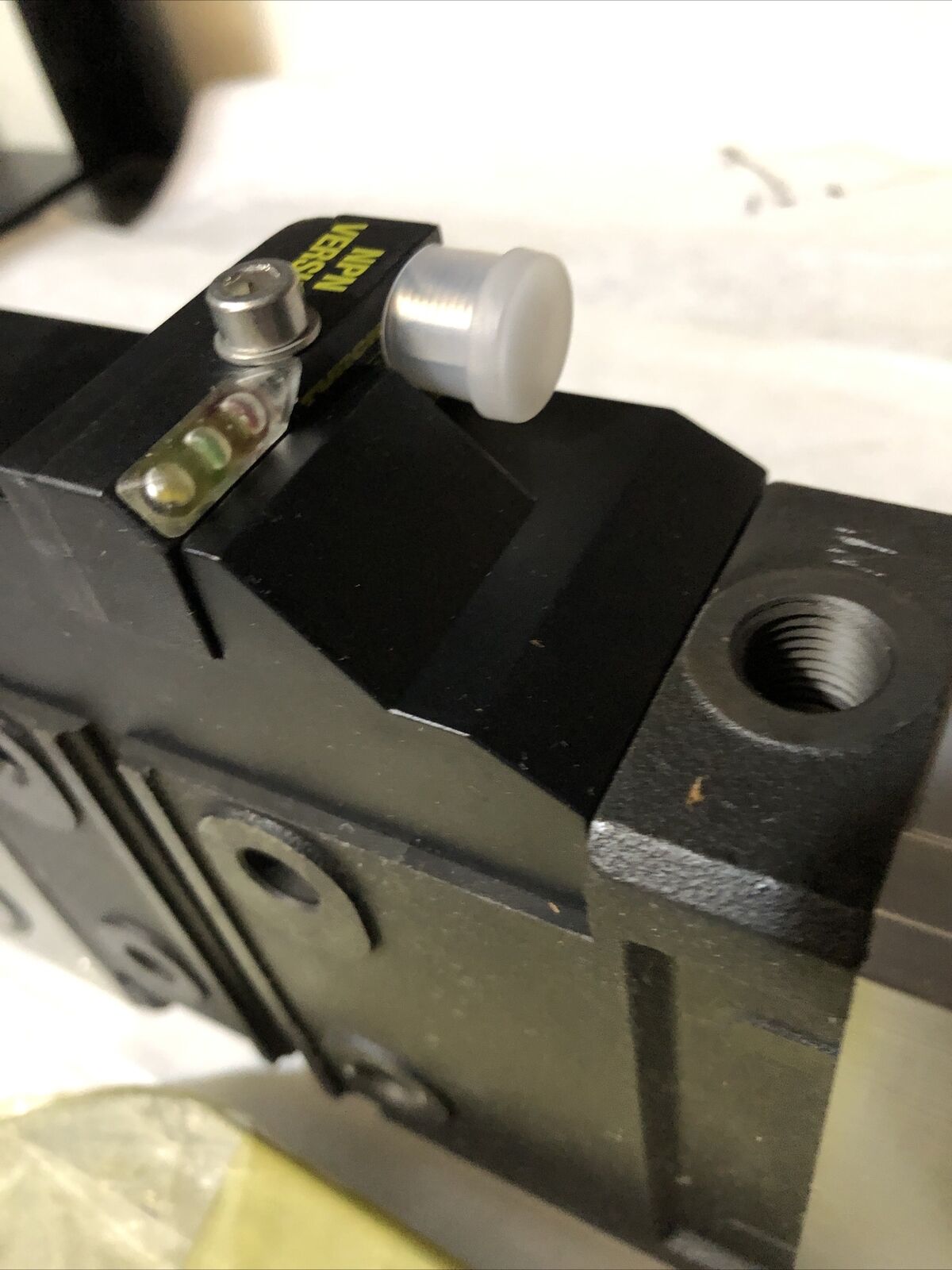New Smc Ckz2n63-90R-X16 7Usb-Aa021 Pneumatic Clamp Cylinder, 63Mm-Bore,Bk