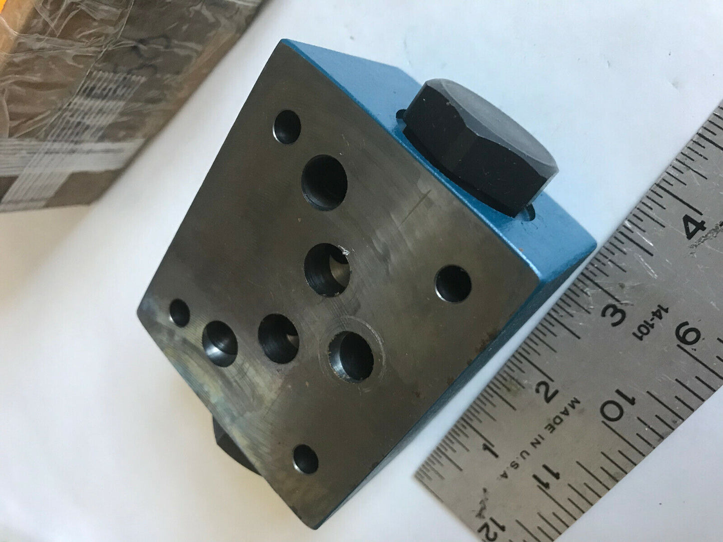 New Bosch 0 811 020 028 Hydraulic Sandwich Plate Valve 4500Psi,918 France,Sd