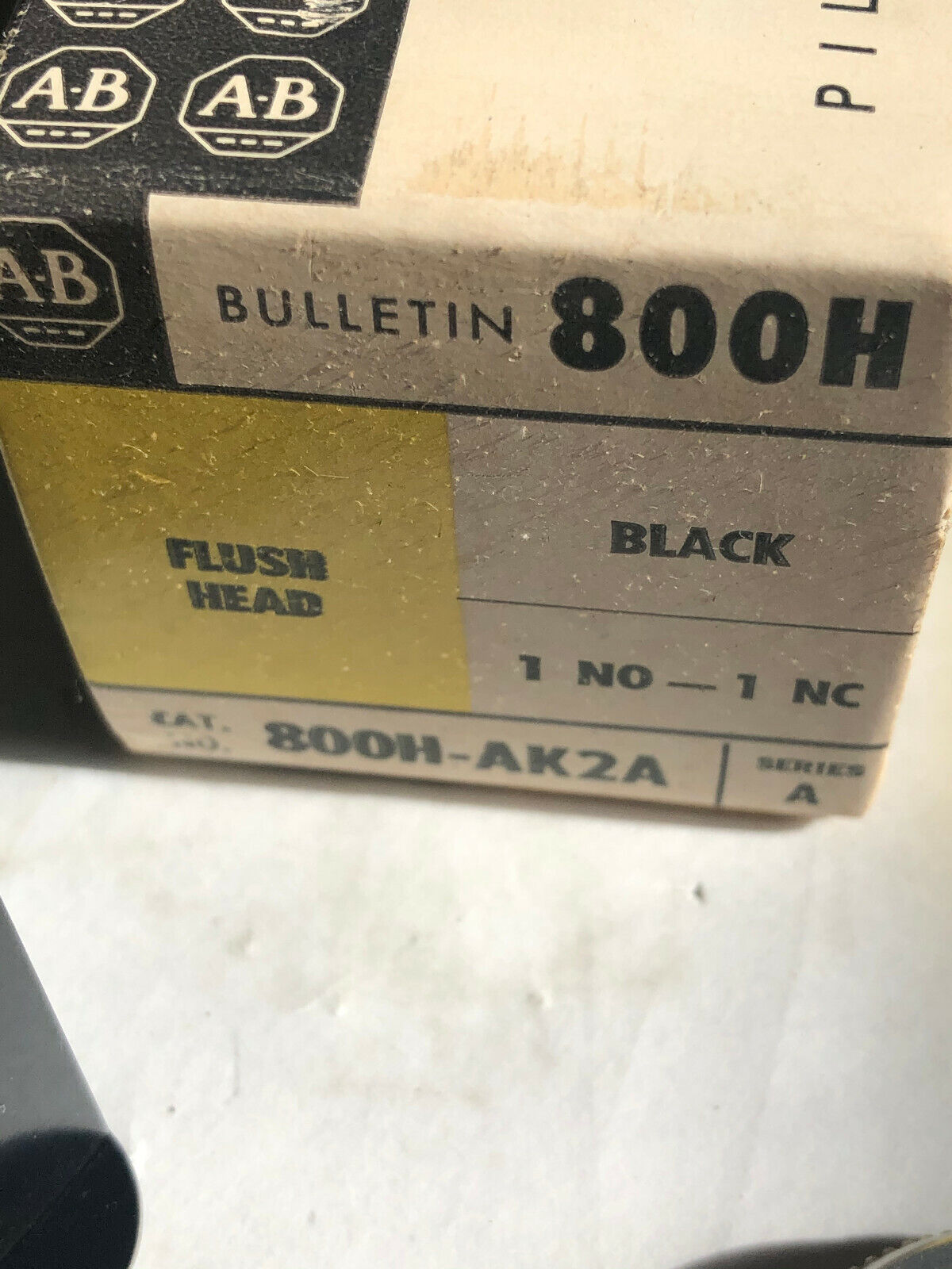 New Allen Bradley 800H-Ak2a ,800H Black Pushbutton Switch,Bh