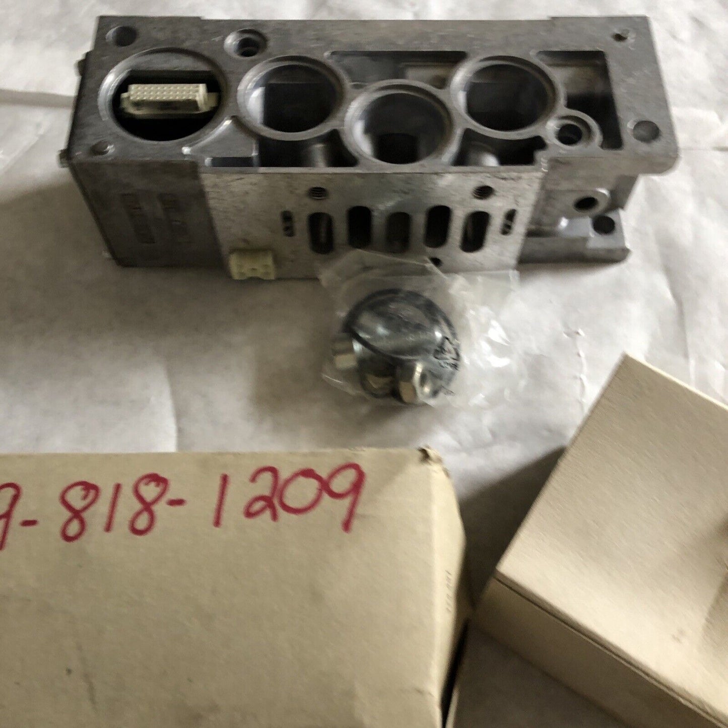 New Festo Vigi-04-D-3,18841 T702  123317  Pneumatic Valve,Festo Iso 3E,Ez