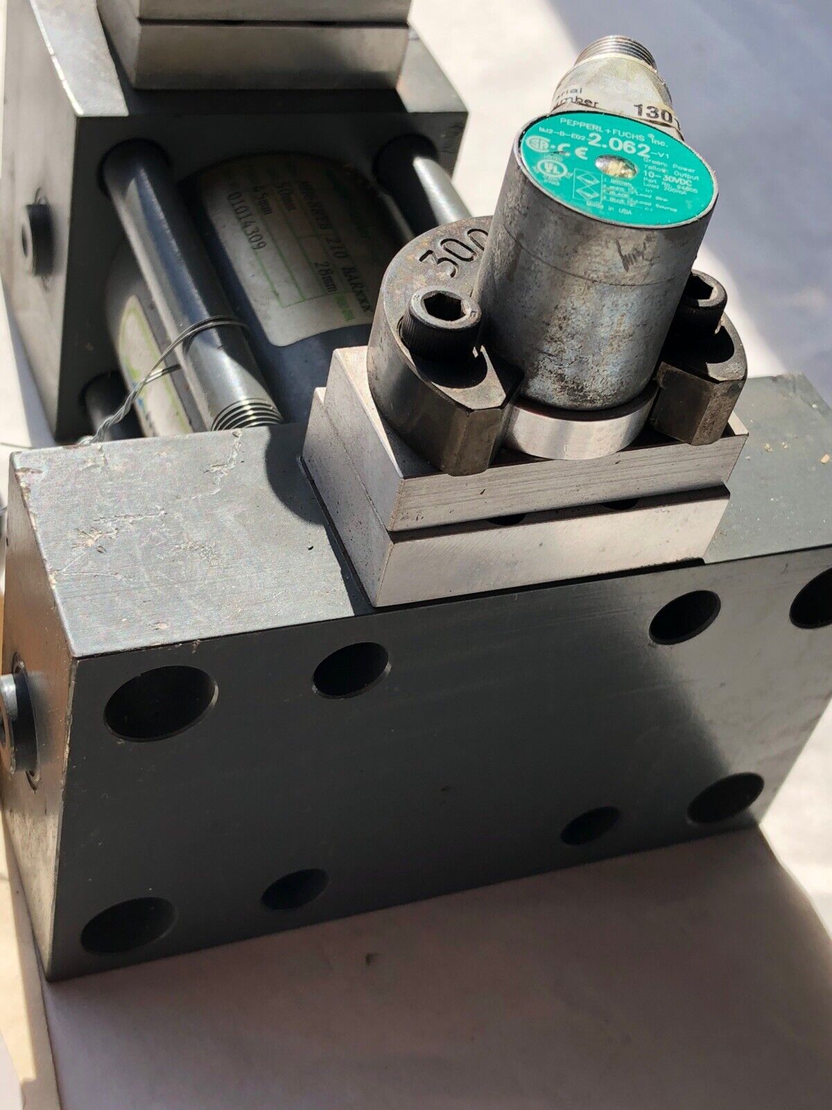 Miller Mh68rtb Hydraulic Cylinder,3/4Npt 50Mm-Bore, 45Mm-Stroke, 210-Bar,Dk