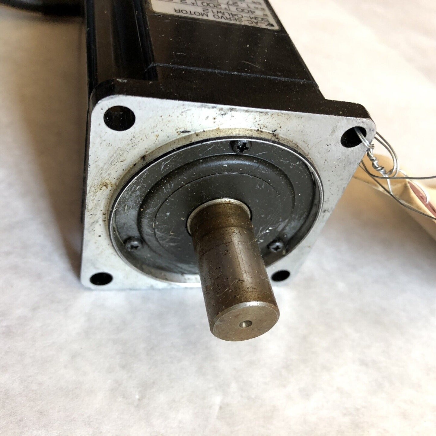 Yaskawa Electric Sgm-04Uw12 Ac Servo Motor,400W,200V,Rpm 3000, Sgm-O4uw12 ,Bi
