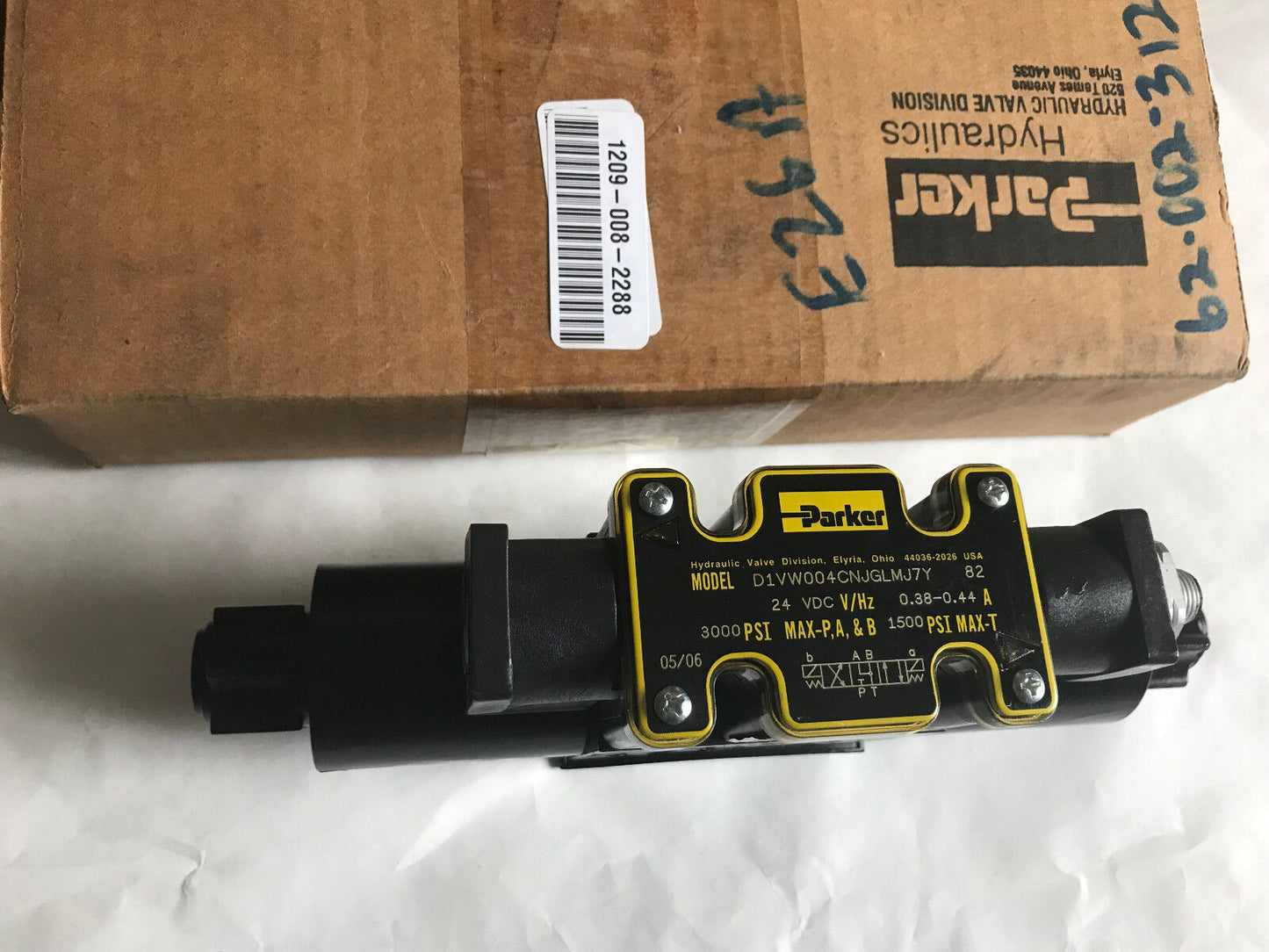 Parker D1vw004cnjglmj7y 82 Hydraulic Solenoid Valve,D1vw004cnj 24Vdc,3000-Psi,Su