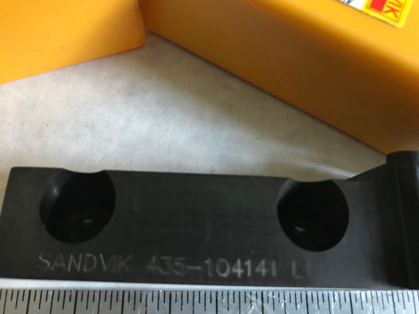 New Sandvik Lathe Tool Holder 435-104141L11 706-000764-2,Es