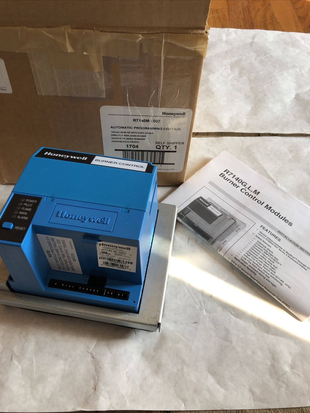 New Honeywell R7140m1007 Automatic Programming Burner Control Flame Safeguard,Df
