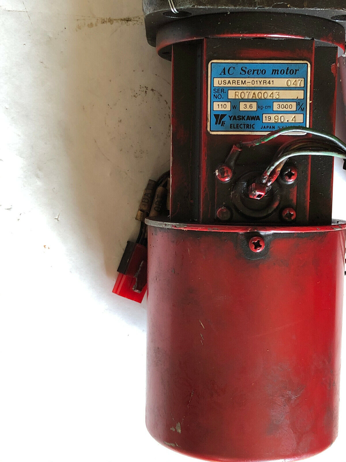 Yaskawa Electric Usarem-01Yr41 Ac Servo Motor,110 W,Rpm 3000,Usarem-Oiyr4i,Ee,Bf