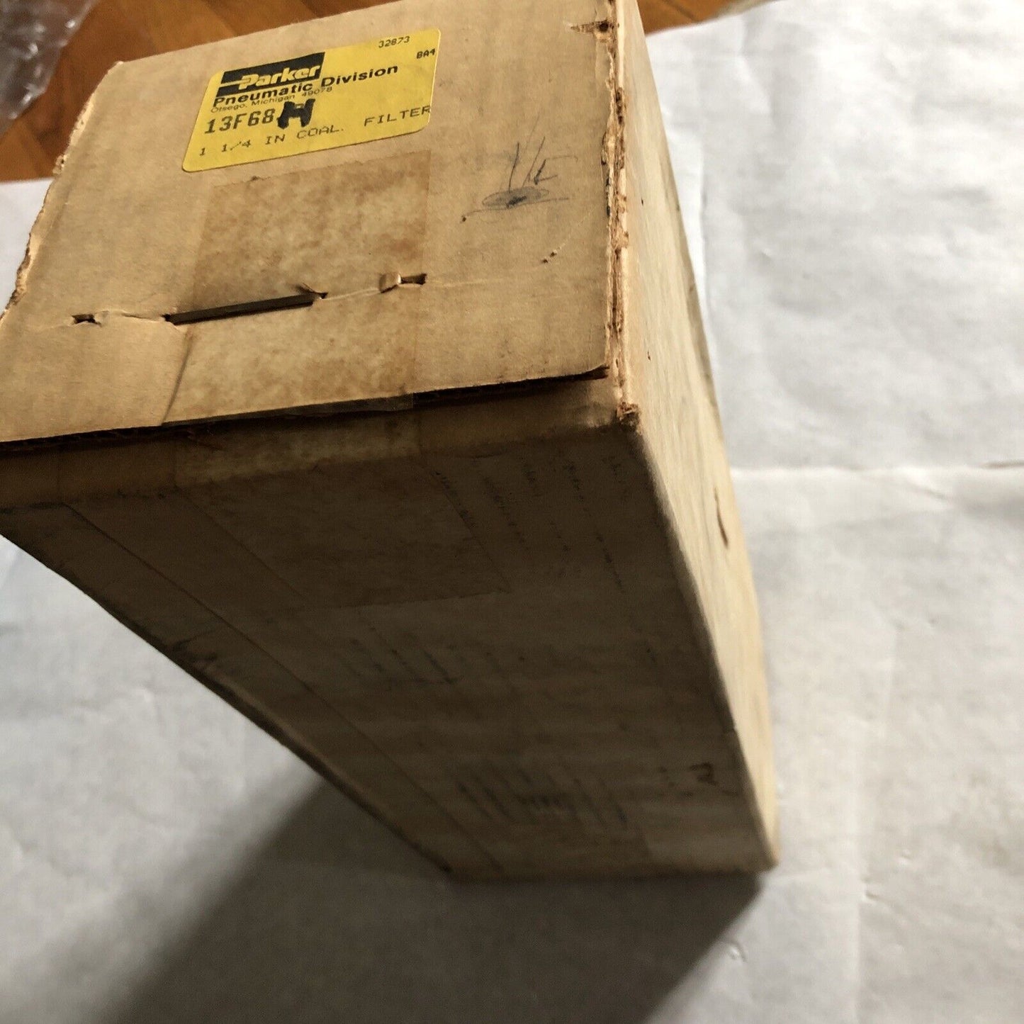 Parker 13F68h Oil Water Removal Filter Pneumatic 250 Psig Regulator,1-1/4",Be,Bw