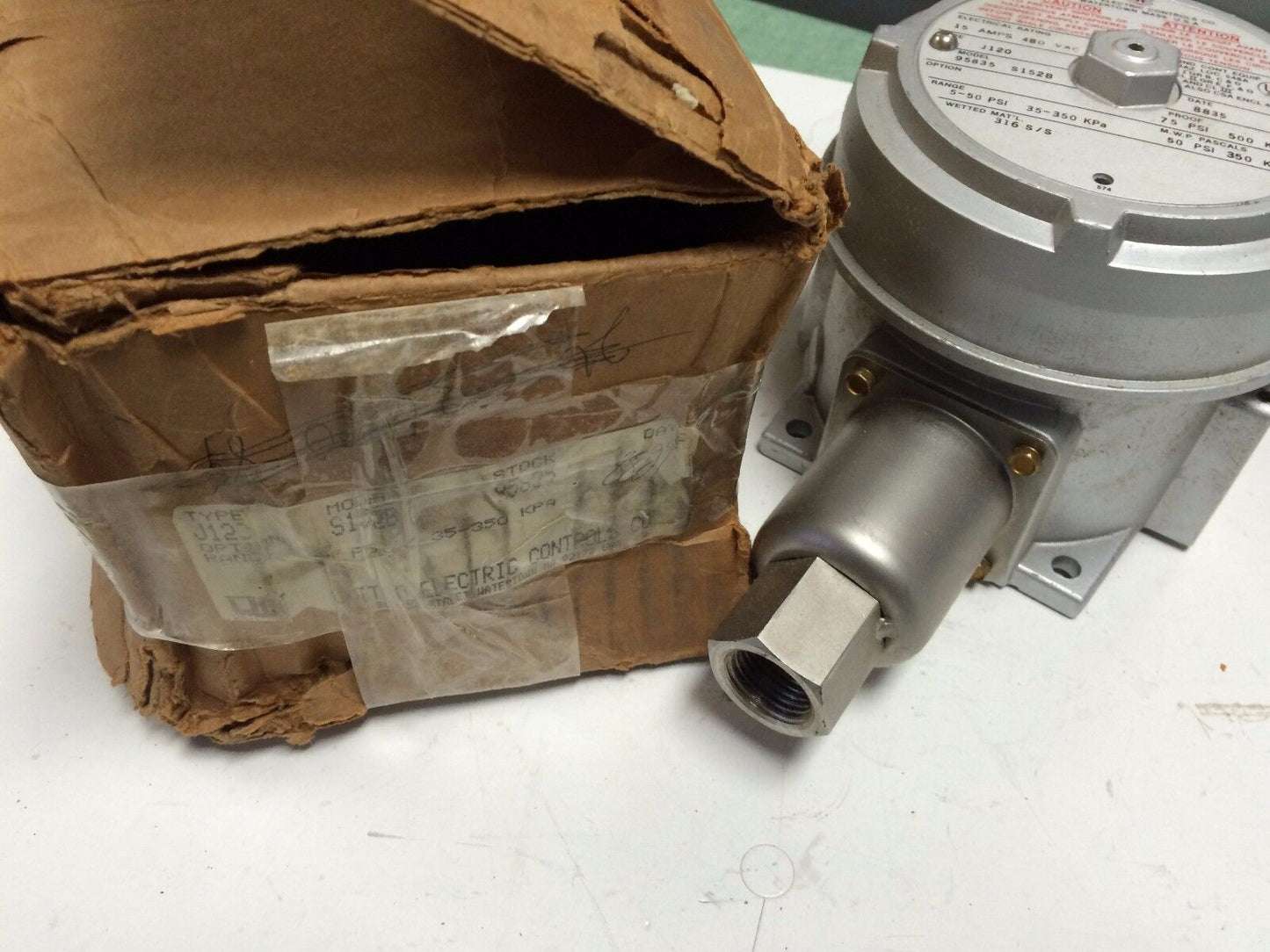 3/4" United Electric 95835 S152b,1/50# Spdt Xprf # Sw;Ss Bellow,J120 Valve,Cg