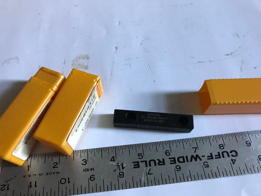 Lot 2 Sandvik 431-820100 R207-4 Insert Tool Bit Clamp Lathe,892303 A3 Nru,Em