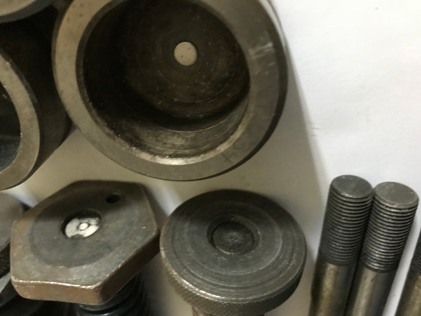 Lot 10 Strippit Wt .989 +.009, Wt 234,Round Punch & Die Mixed Wt 989,Wt 406,Eo