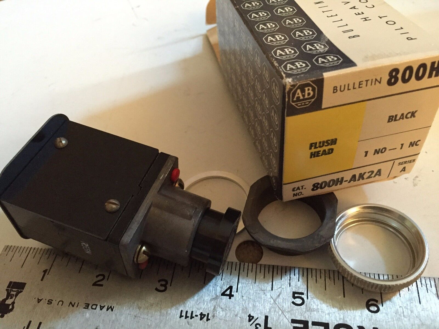 New Allen Bradley 800H-Ak2a ,800H Black Pushbutton Switch,Bh