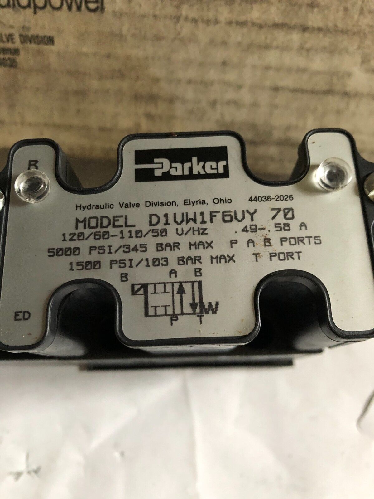 New Parker Hannifin D1vw1f6vy 70,D1vw1f6vy-70 Directional Control Valve,Bt