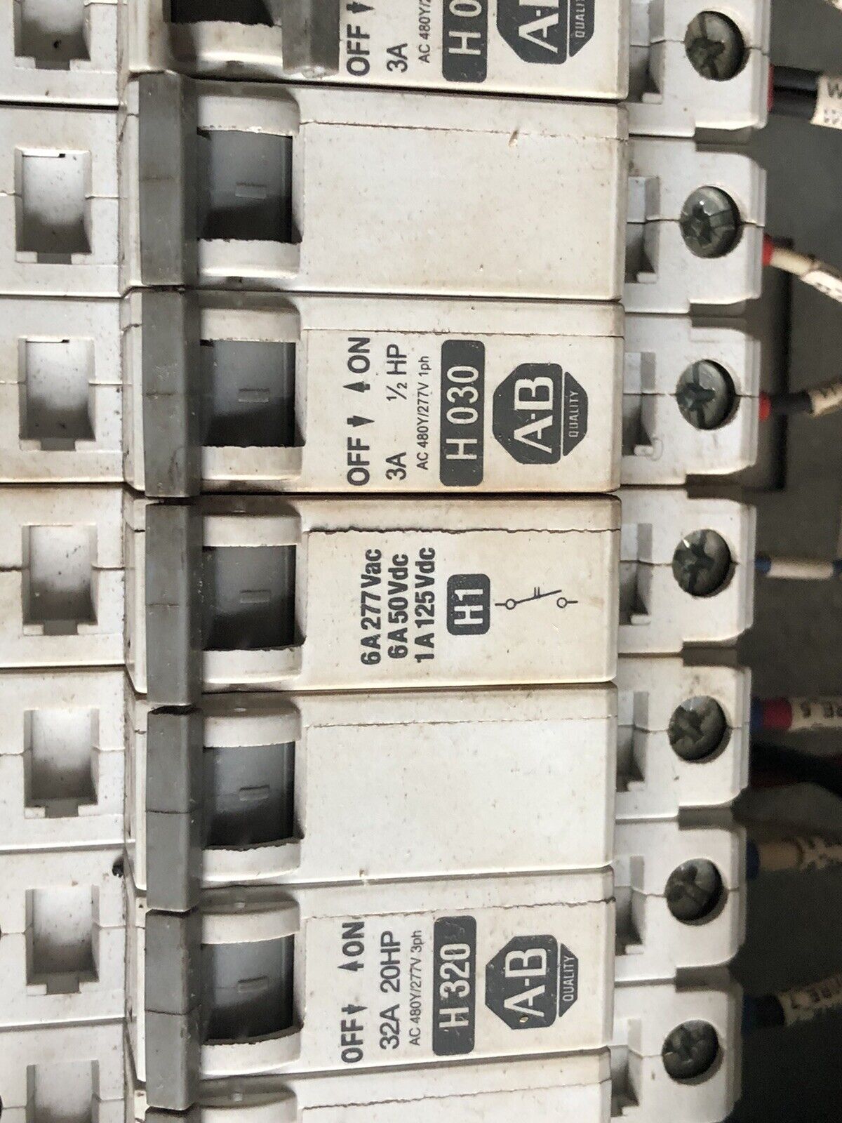 Allen Bradley 2094-Bl02,2094 Line Interface Module, 3-Phase, 460 V, 30 A,Tl