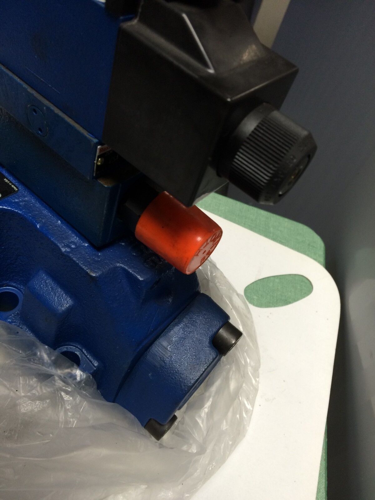 Rexroth R900904406 Hydraulic Valve,R978008115,4We6j61/Ew110n9dk25l,Z2fs62431q,Az
