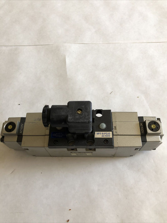 Smc Vp7-8-Fg-D-1N Pneumatic Double Solenoid Valve  Vp7-8-Fg-D Ac100v,Dg