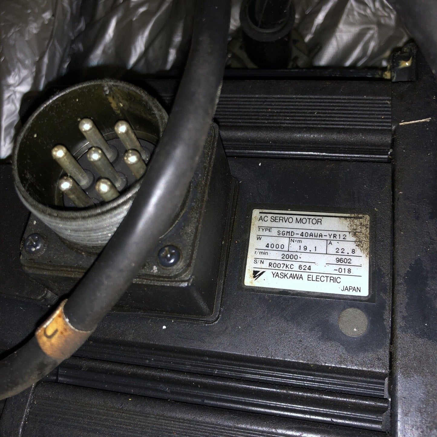 Yaskawa Electric Sgmd-40Awa0yr12 Ac Servo Motor 4000W 2000Rpm 22.8A,Bs