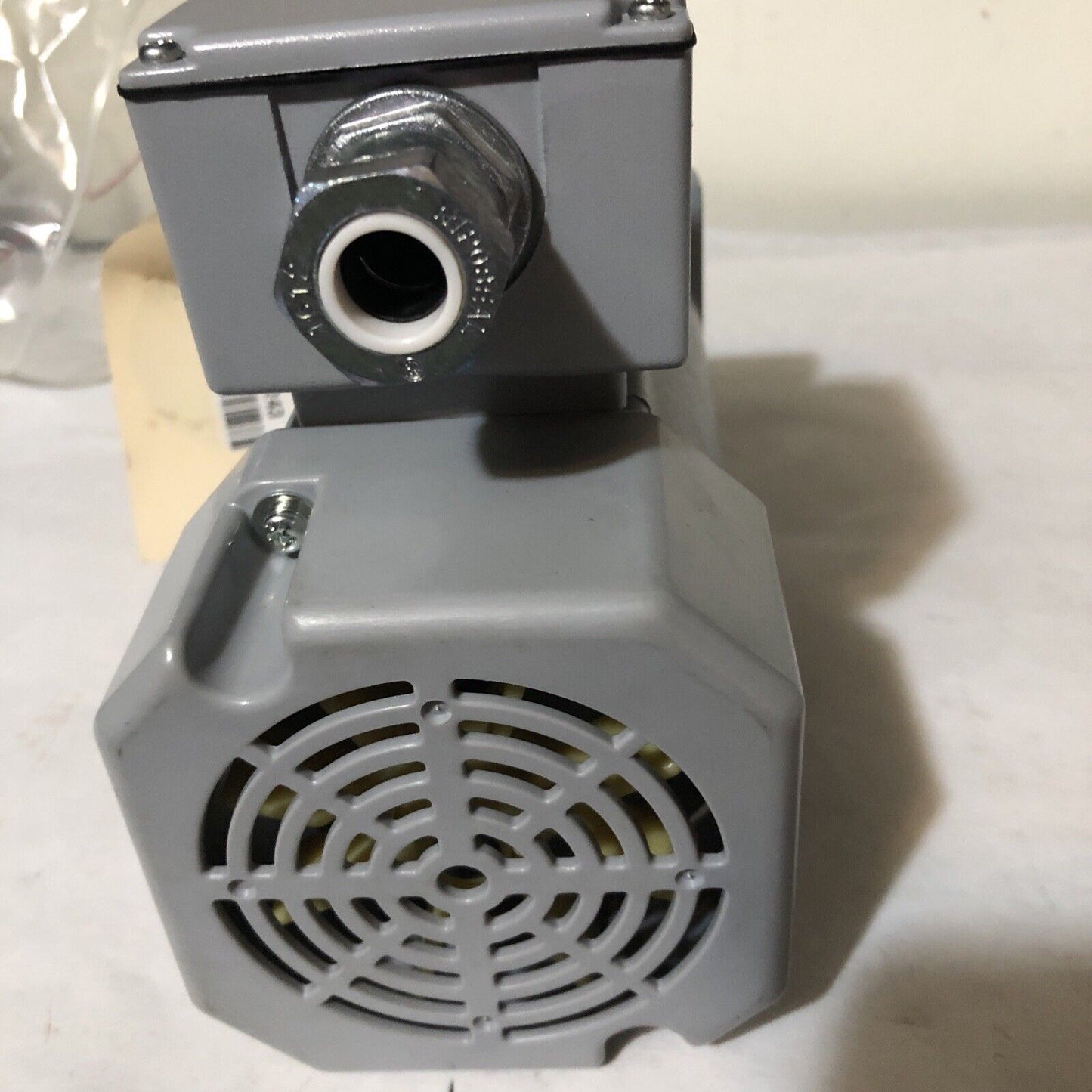 New Gtr Bgfm15-010Tg3a Induction Motor, 3-Phase, 1/10 Hp, Ratio 10:1, 460 V,Bo