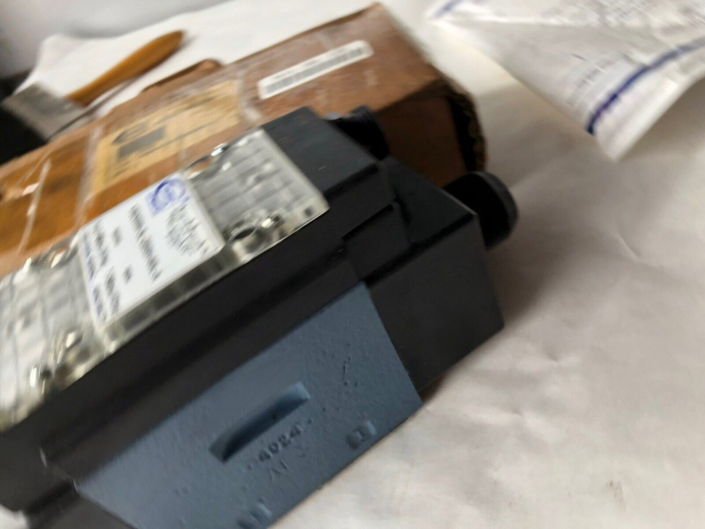 New Continental Vsd05m-3L-Gb5h-60L-A Hydraulic Directional Valve 265302,Dh