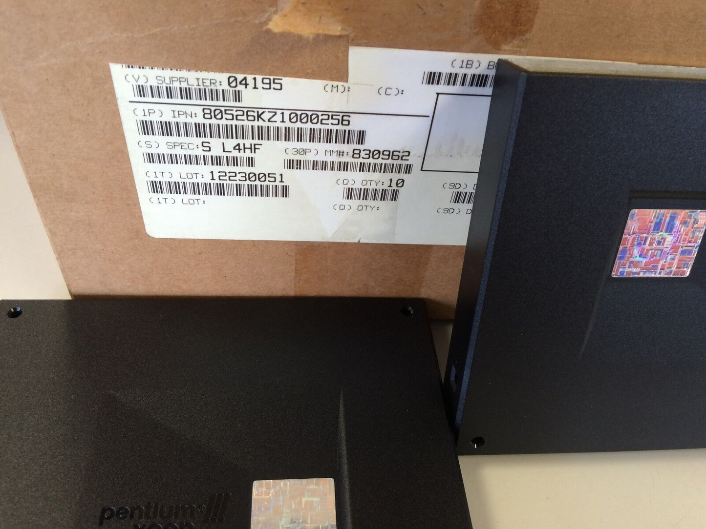 Lot 2 Intel 1000/133/256 S2 5/12V Sl4hf,Microprocessor,Intel Pentium Iii Xeon,Fi